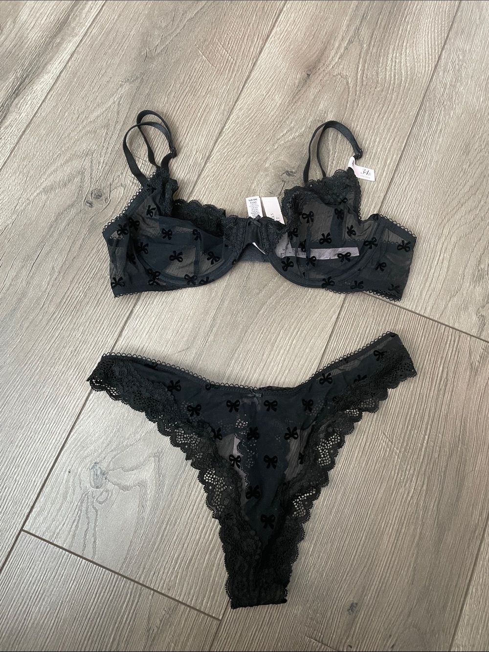 Victoria's Secret Bow Pattern Unlined Demi Lace Sheer Bra & Thong Set Sz:34B